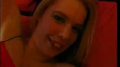 उसे एक गंदा बीडीएसएम सत्र में दे रही है सेक्सी हॉट इंग्लिश मूवी